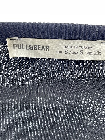s Beden siyah Renk Pull and Bear T-shirt %70 İndirimli.