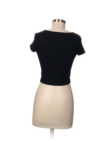 s Beden Pull and Bear T-shirt %70 İndirimli.