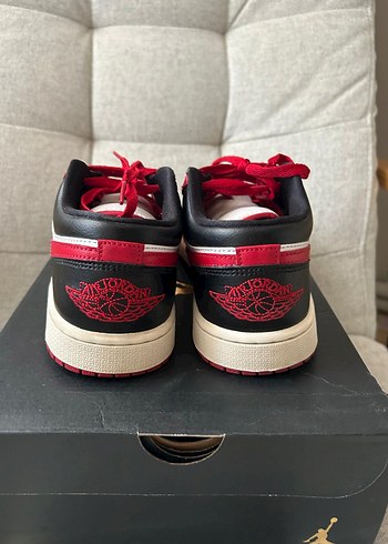 37,5 Beden kırmızı Renk Nike Air Jordan 1 kırmızı