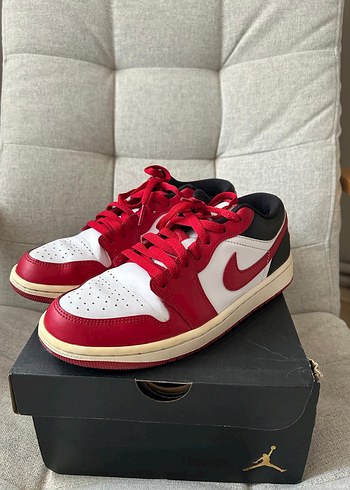 Nike Air Jordan 1 kırmızı