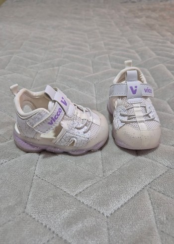 Vicco ışıklı 19 numara bebek ayakkabısı