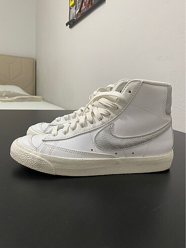 nike blazer mid'77 beyaz