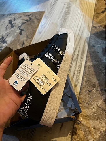 Adidas 40 numara