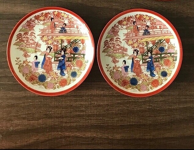 ince porselen fincan altlıgı