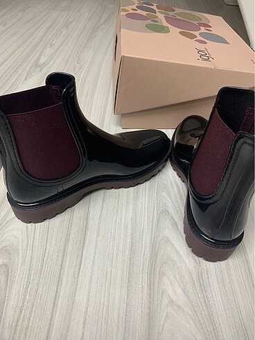 37 Beden siyah Renk İgor kadın bot