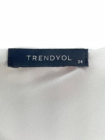 34 Beden beyaz Renk Trendyol & Milla Kısa Elbise %70 İndirimli.