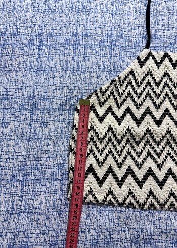 Crop halter yaka zigzag desen triko - Görsel 8