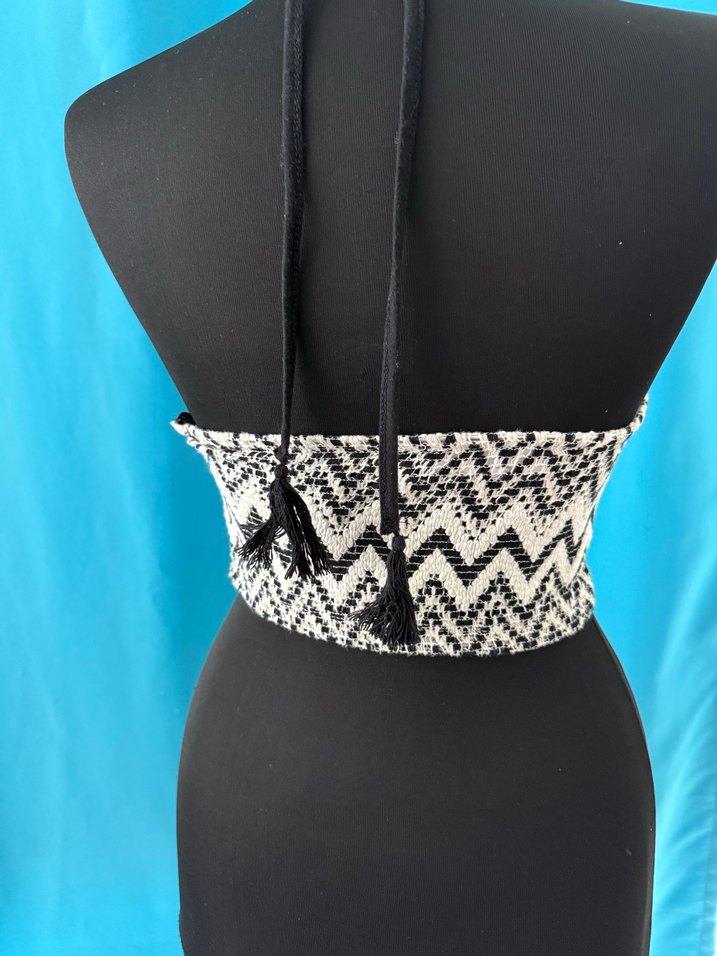 Crop halter yaka zigzag desen triko - Görsel 3