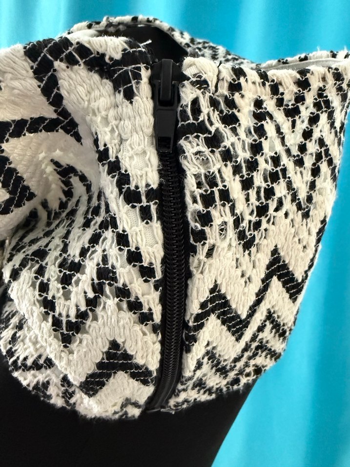 Crop halter yaka zigzag desen triko - Görsel 4