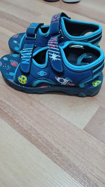 LC Waikiki LC Waikiki erkek çocuk sandalet 30 beden