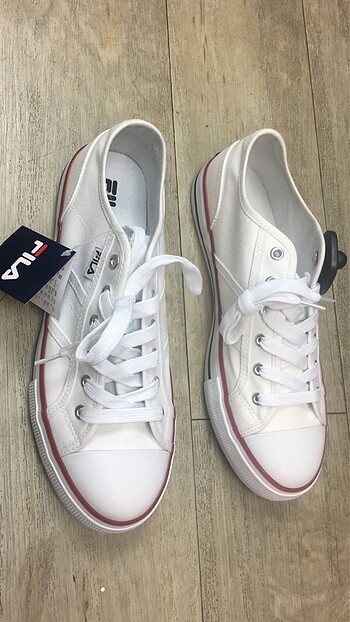 Fila ayakkabı