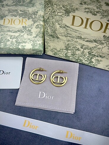 Dior küpe