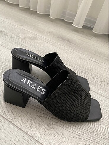 Diğer Topuklu sandalet / terlik