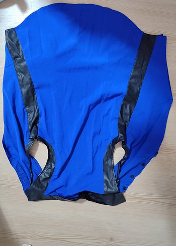 Düğmeli Kolsuz Parlak Mavi Kadın Gömlek - Görsel 5