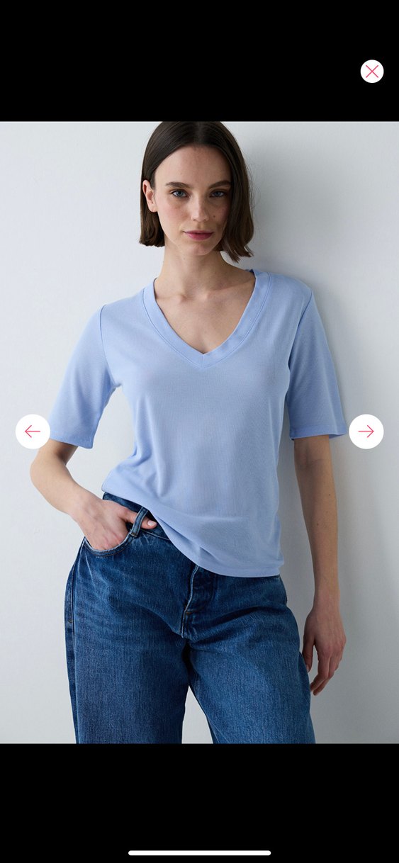 Mavi V Yaka Kısa Kollu Kadın Tişört - Görsel 2