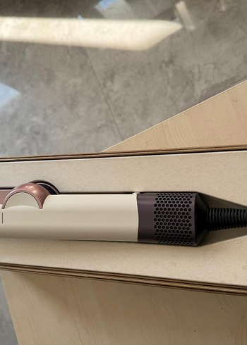 Dyson Bej Renkli Dyson airstrait Saç Düzleştirici
