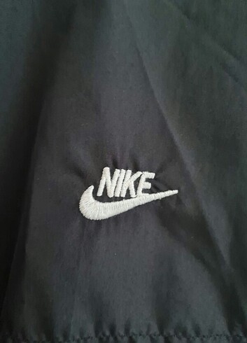l Beden Nike yağmurluk