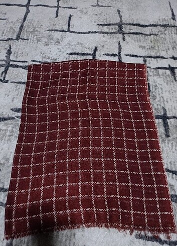Bordo desenli şal
