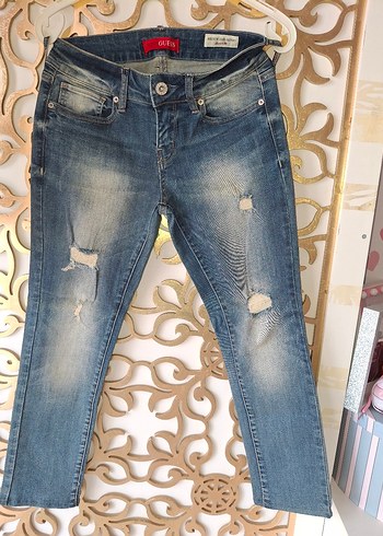Guess Marka Mavi Yikamali Dar Kesim Jean
