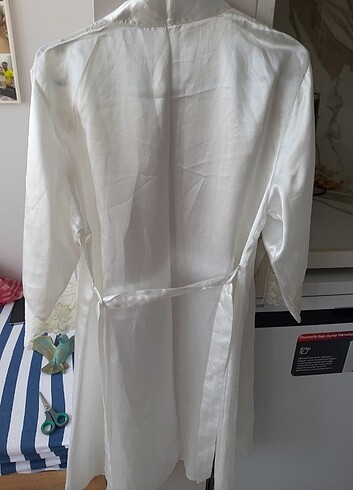 Saten dantel detayli sabahlik - Görsel 4