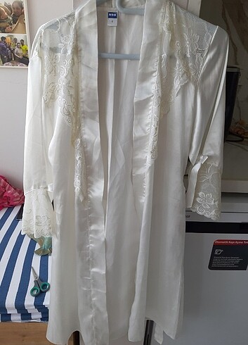 Saten dantel detayli sabahlik - Görsel 5