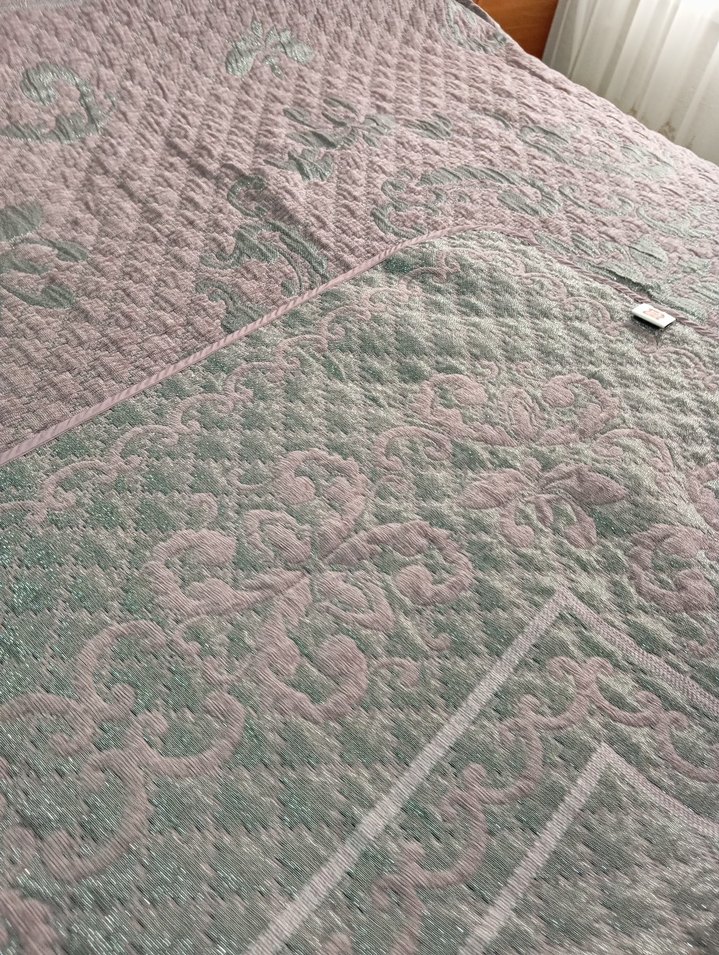 Taç Marka Simli Pastel Yatak Örtüsü - Görsel 5