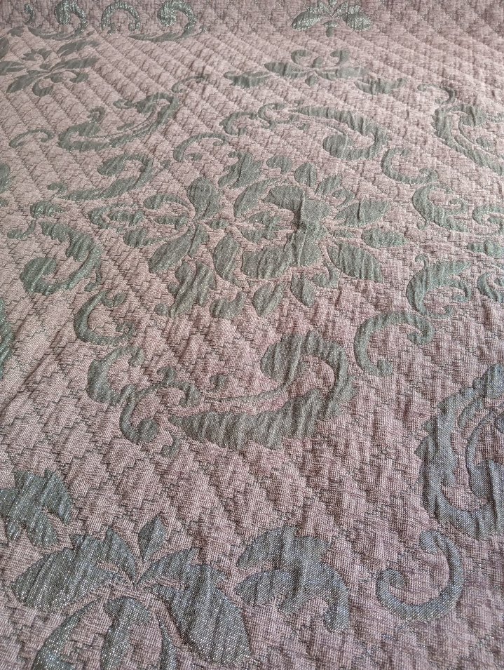 Taç Marka Simli Pastel Yatak Örtüsü - Görsel 2