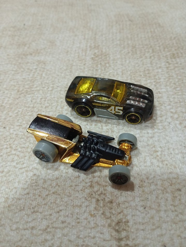 2 adet Hot Wheels metal araba - Görsel 4