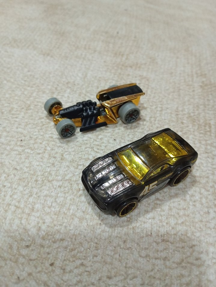 2 adet Hot Wheels metal araba - Görsel 3