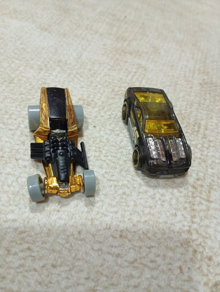 2 adet Hot Wheels metal araba - Görsel 5