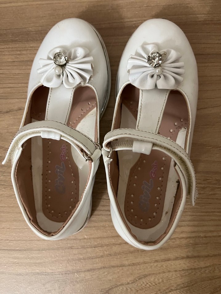 Kız Çocuk Beyaz Tokalı Babet Ayakkabı - Görsel 3