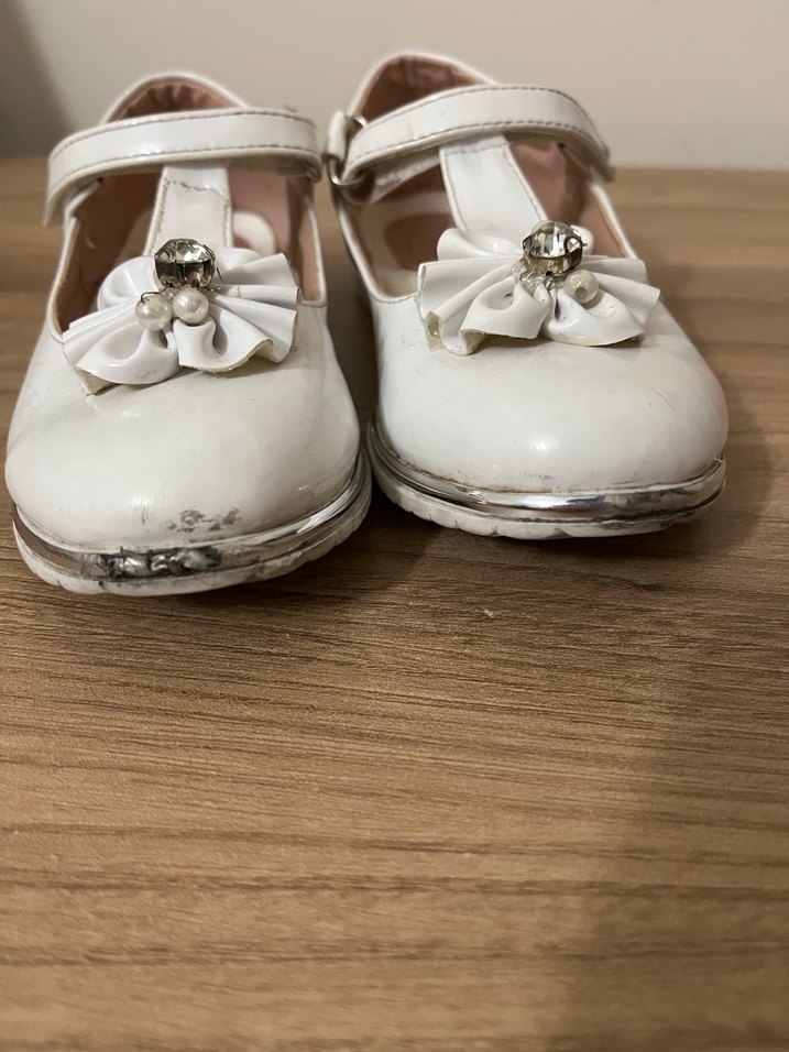 Kız Çocuk Beyaz Tokalı Babet Ayakkabı - Görsel 4