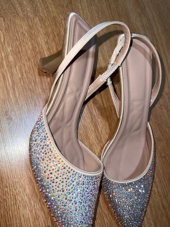 Beyaz Taş Detaylı Topuklu Ayakkabı - Görsel 2