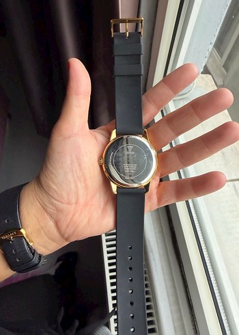 Guess Altın Renkli Kadın Kol Saati - Görsel 4