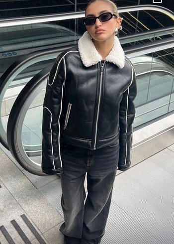 Bershka Kürk Detaylı Siyah Deri Kadın Ceket - Görsel 4