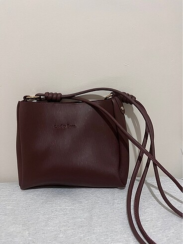 Bordo çapraz askılı çanta