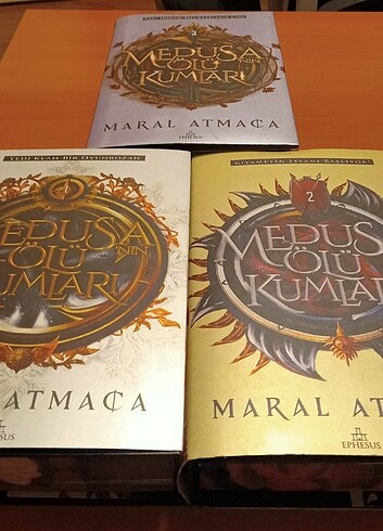 Medusa'nın Ölü Kumları (Ciltli-Yan Boyamalı) 3 Kitap - Saka ve S