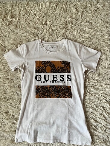 Guess T shirt