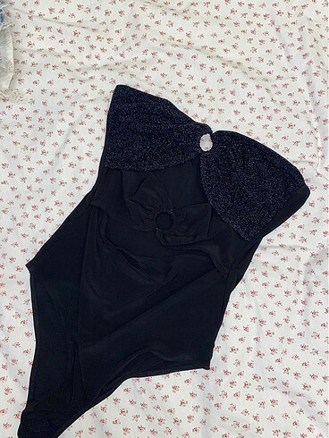 Parıltılı bodysuit