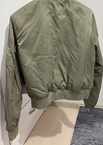 Pull and Bear Kadın Haki Fermuarlı Street Wear Ceket