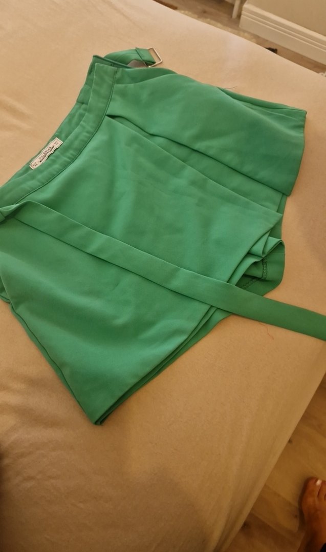 Belli Bantlı Yeşil Mini  Şortlu etek - Görsel 2