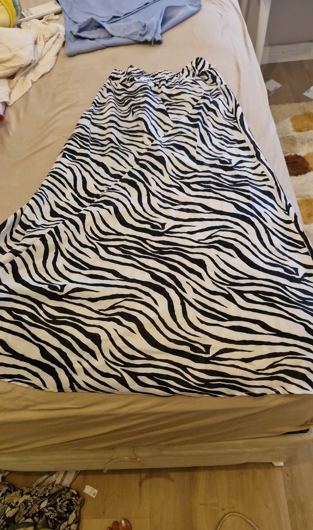 Zebra Desenli Uzun önü kisa Pilili Etek - Görsel 2