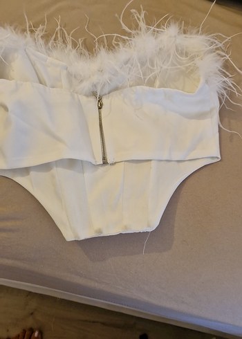 Tüylü Detaylı Beyaz Straplez Büstiyer - Görsel 2