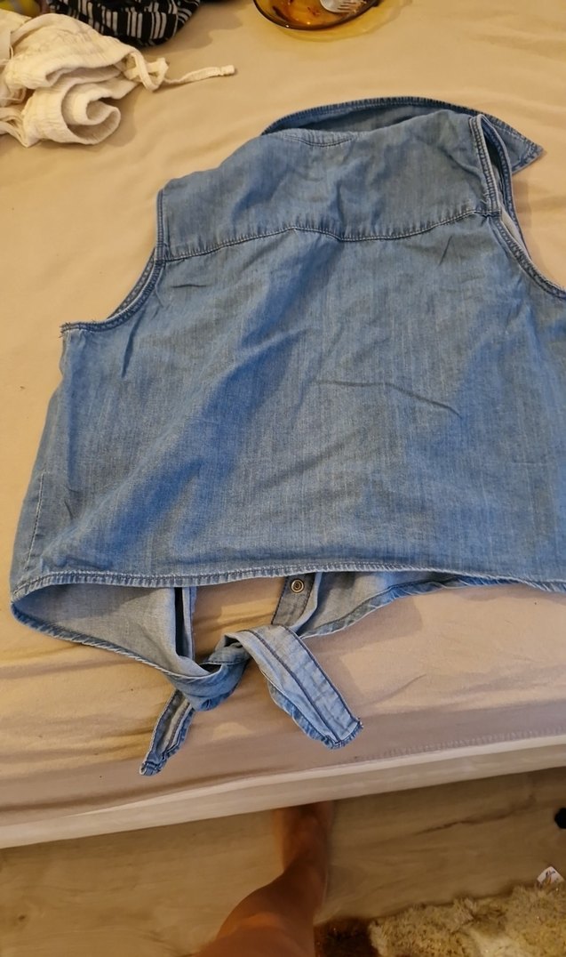Düğmeli Kolsuz Denim Gömlek - Görsel 2