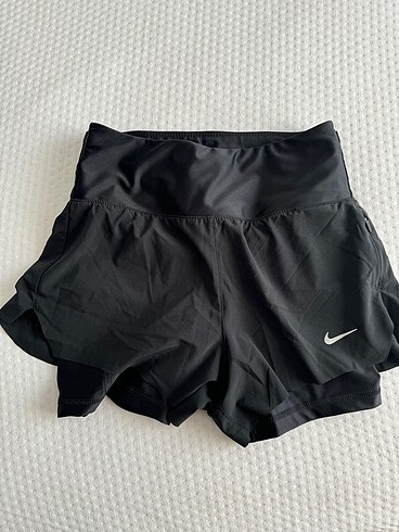 Nike taytlı şort