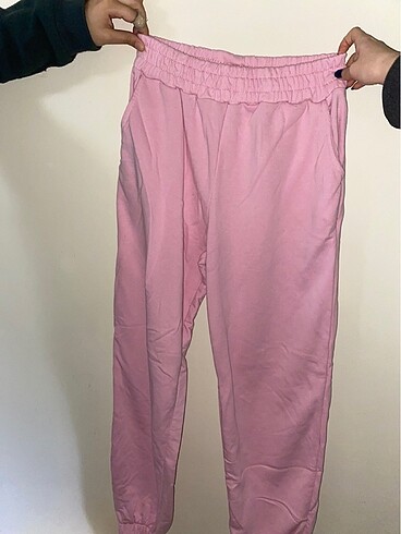 Pembe eşofman altı