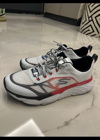 43 Beden Skechers Max Gushioning Spor Ayakkabı
