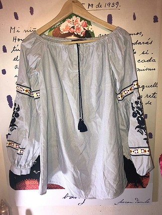 gömlek Madonna yaka
