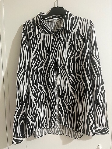 Zebra desenli gömlek