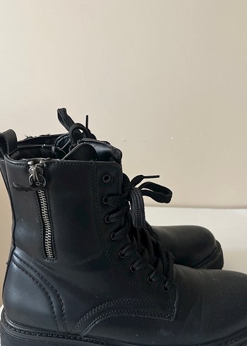 Siyah Deri Fermuarlı Stiletto Topuklu Kadın Bot